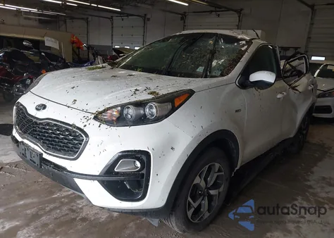 2020 Kia Sportage Lx z USA, uszkodzony, nr VIN KNDPMCAC5L7755752